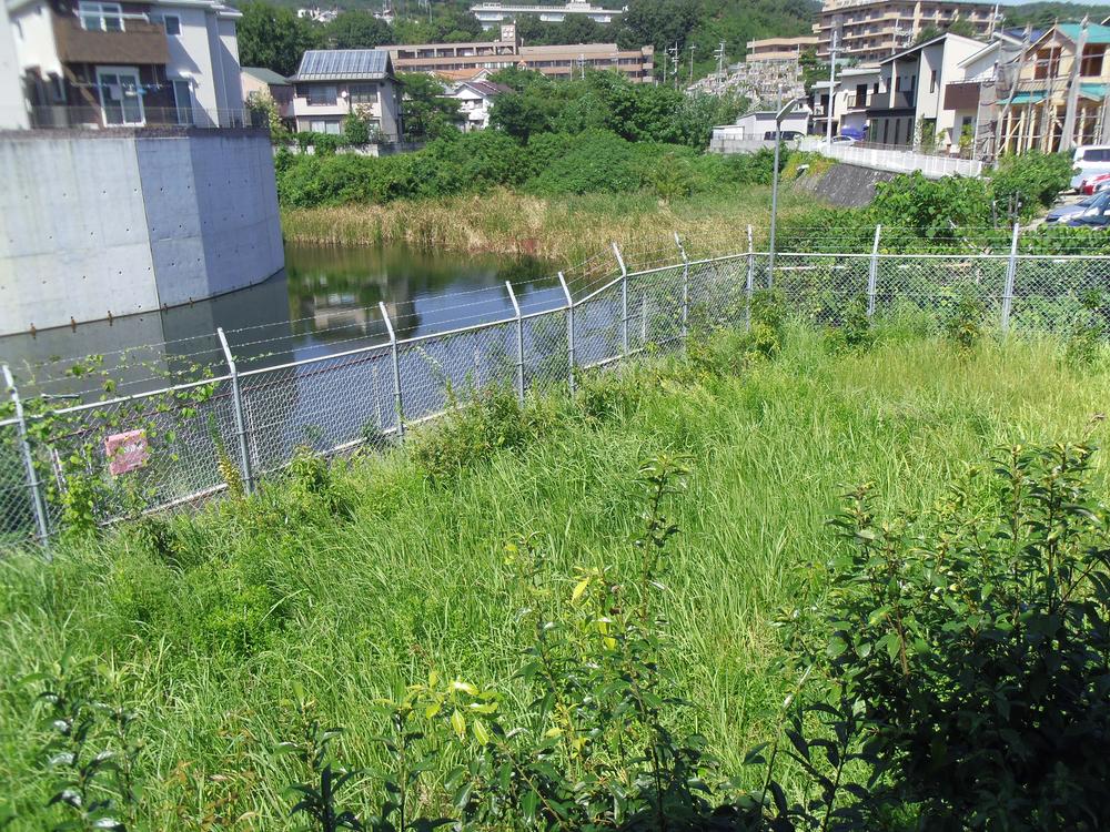 View photos from the dwelling unit. View from the north balcony (September 2013) Shooting