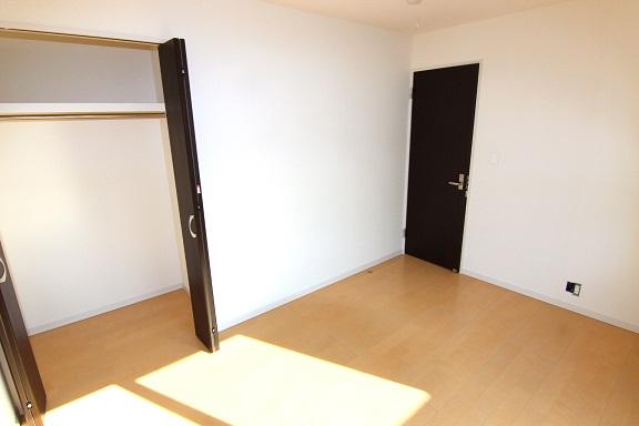  ◆ Western style room ◆ It attaches closet in all of Western-style in all building. Since the storage space will have been secured, It is also safe in one with a lot of luggage! .  ◆ Western style room ◆ 
