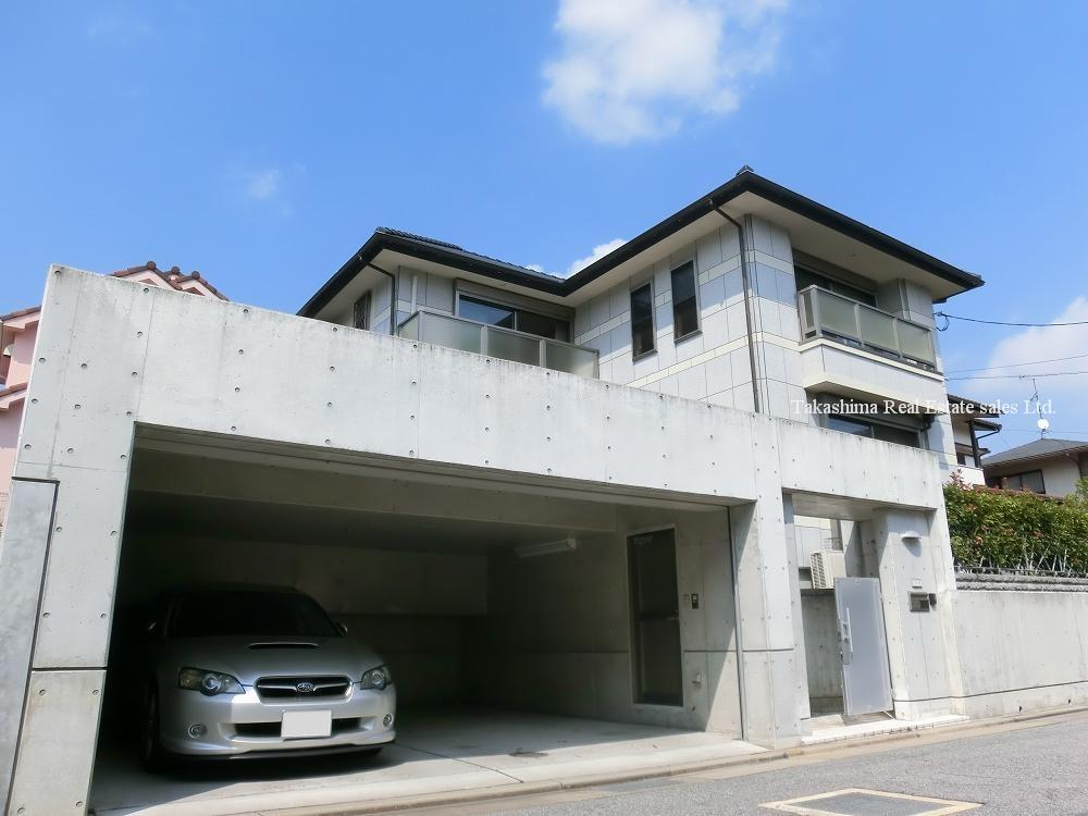 Local appearance photo. December 2006 one House of architecture. It is very internally clean.