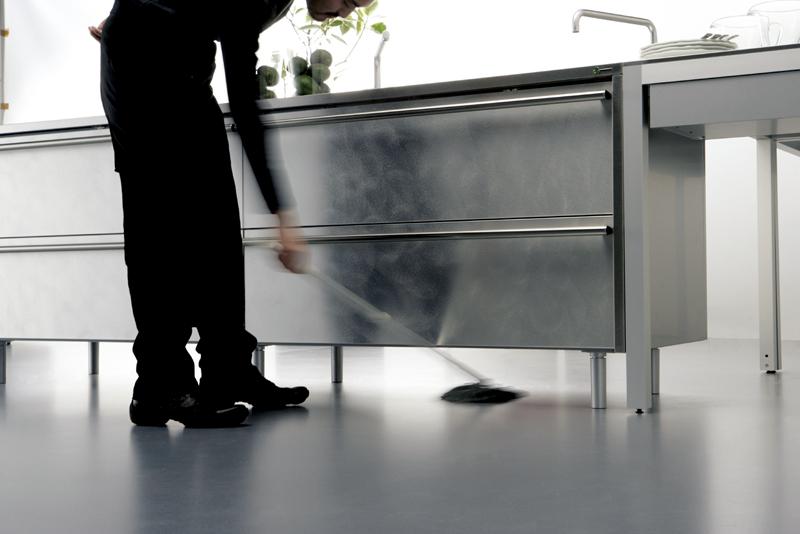 Other Equipment. Like the kitchen, such as furniture. Easy to clean by missing the feet of & amp; amp; air conditioning of the wind will be circulated.