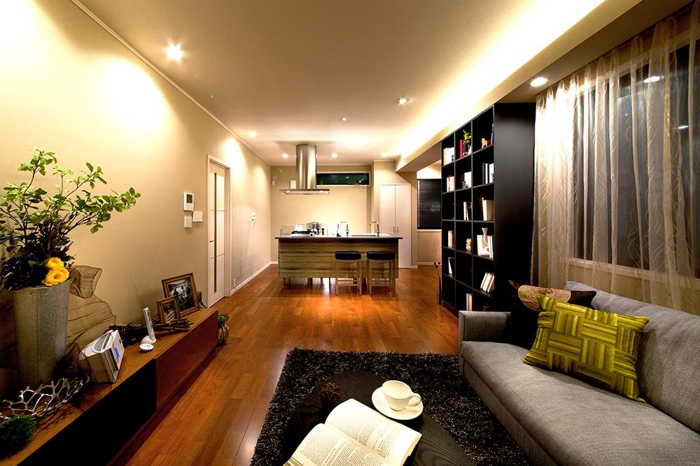 Living. Live surrounded by your favorite interior. In order to achieve a rich life, Design a space using a human scale.