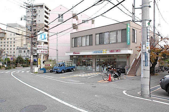 Convenience store. Lawson Takaradzukaminamiguchi 1-chome to (convenience store) 143m