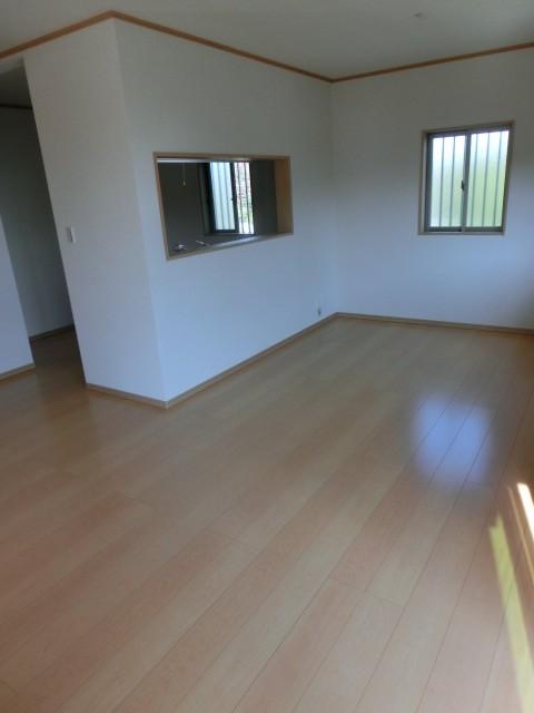 Living. Counter Kitchen, Is a good LDK user-friendly that the LDK next to a Japanese-style room!