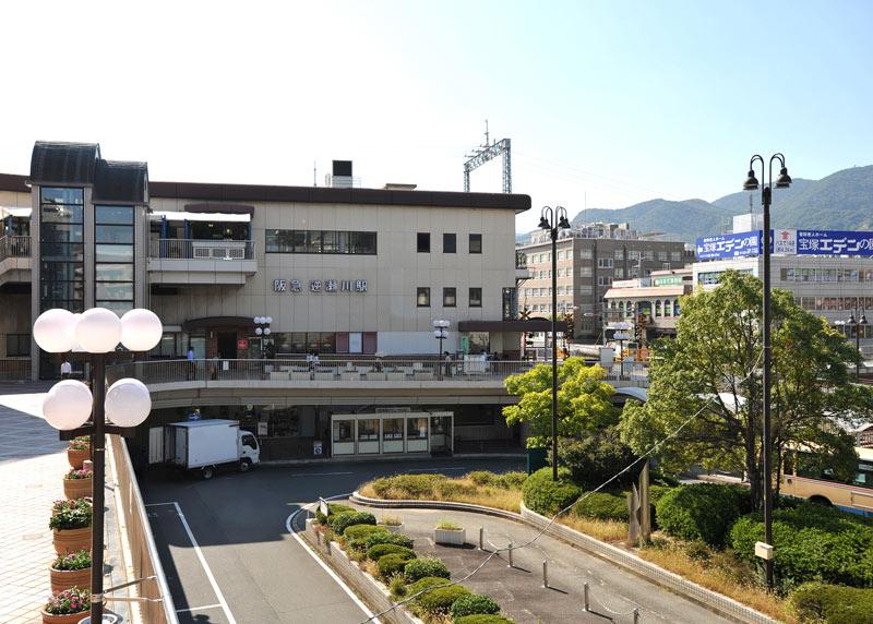 station. 1400m to Sakasegawa Station