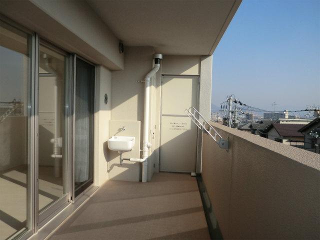Balcony. Slop sink ・ Trunk room Yes