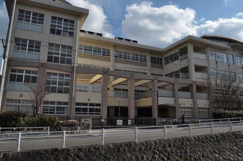 Primary school. Takarazuka Municipal Takarazuka 1200m to the first elementary school