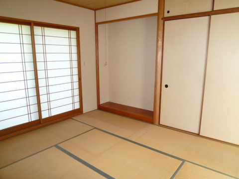 Other room space. Japanese-style room 8 quires