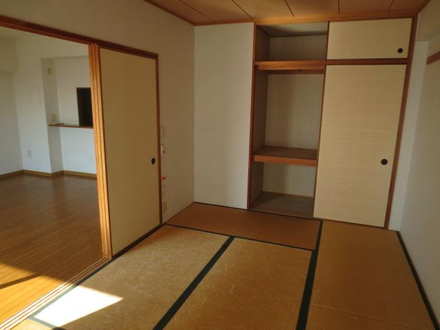 Non-living room. Japanese-style room 6 quires