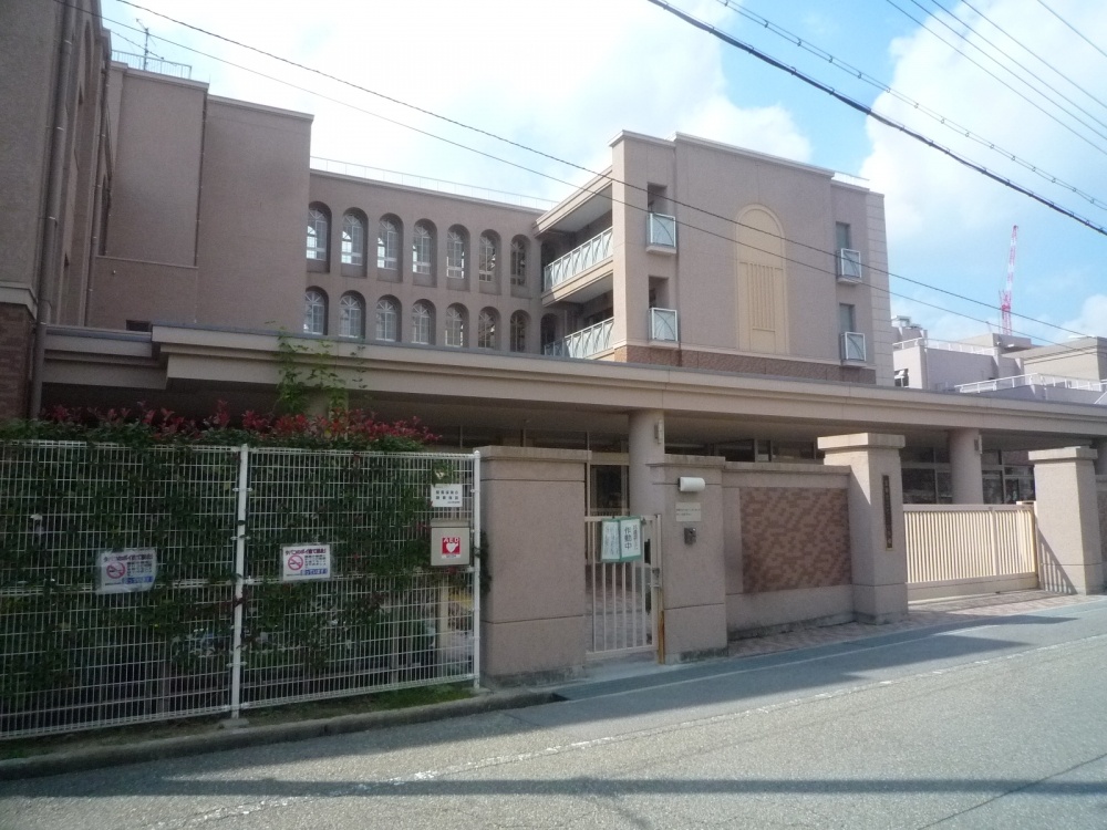 Primary school. Takarazuka City Incheon to elementary school (elementary school) 950m