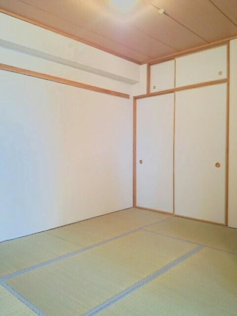 Other. Is a Japanese-style room. Cleanly was renovation.