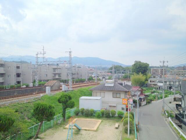View photos from the dwelling unit. View from the site (June 2013) Shooting Offer is Kabutoyama Mountains.
