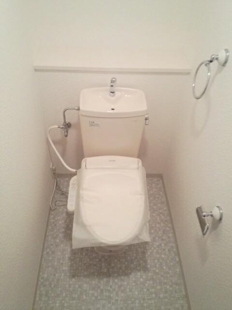 Toilet. Indoor (June 2013) Shooting Washlet and was floor wallpaper exchange.