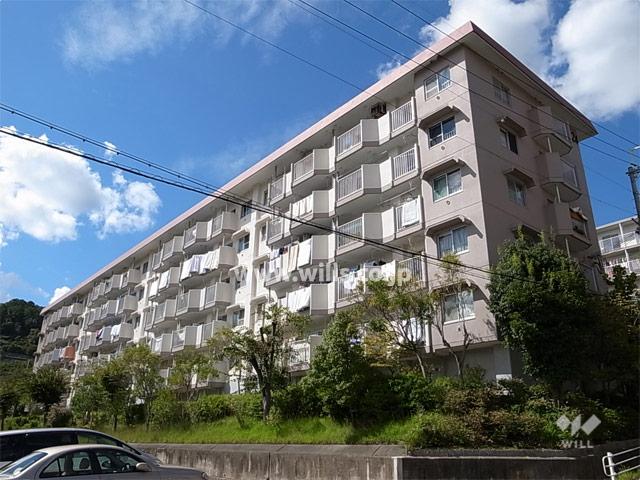 Local appearance photo. Nakayamasatsukidai housing 24 Building of appearance (from the southeast side)
