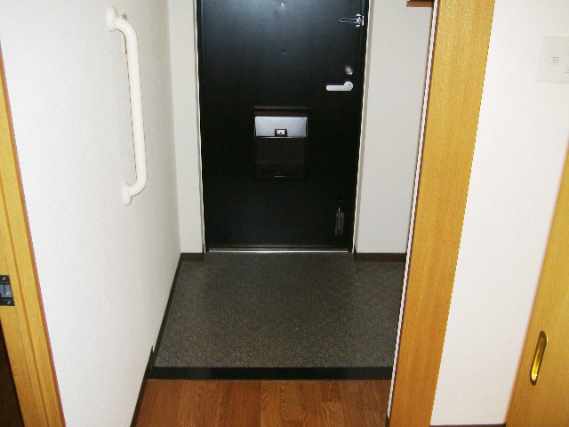 Entrance. It is a reference photo of the other rooms
