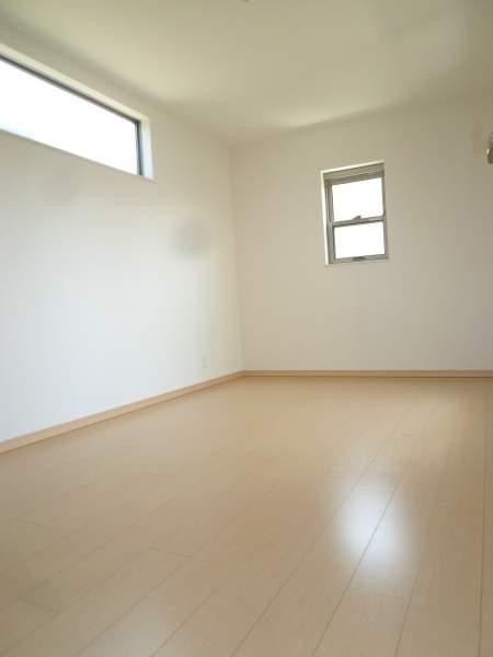 Other introspection. Second floor Western-style about 7.5 Pledge!