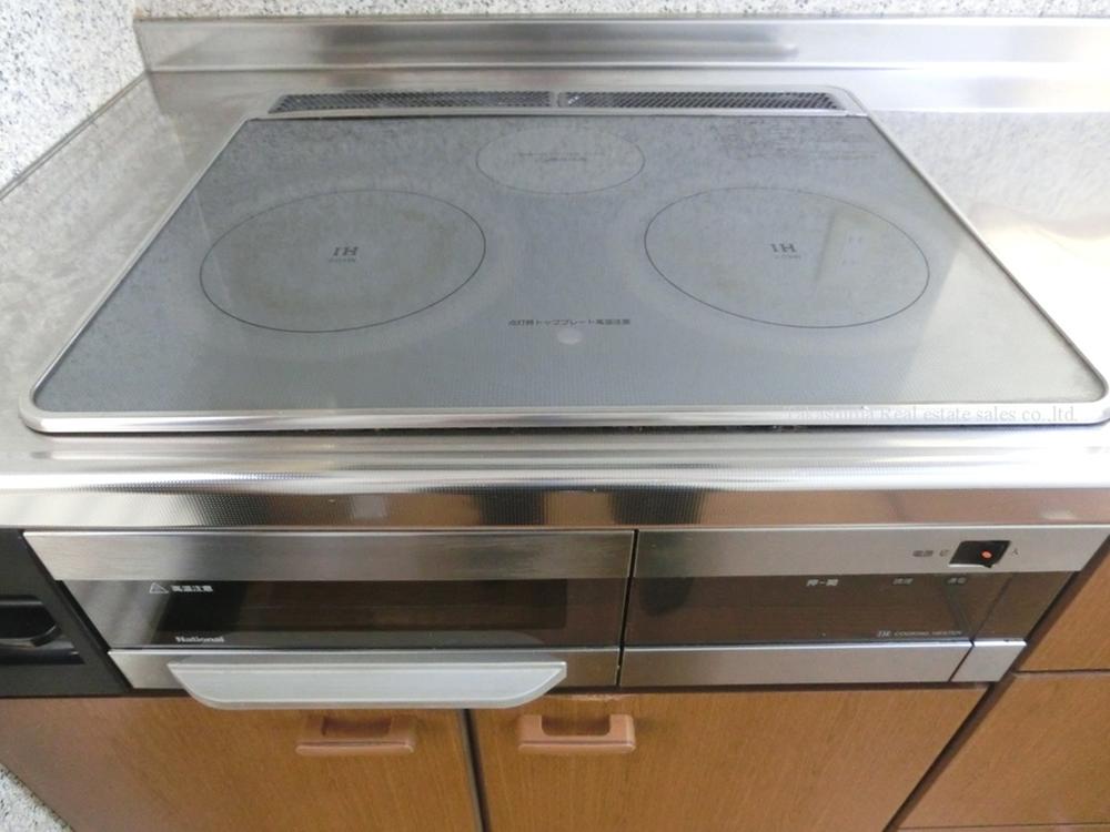 Kitchen. It is care convenient IH cooking heater.