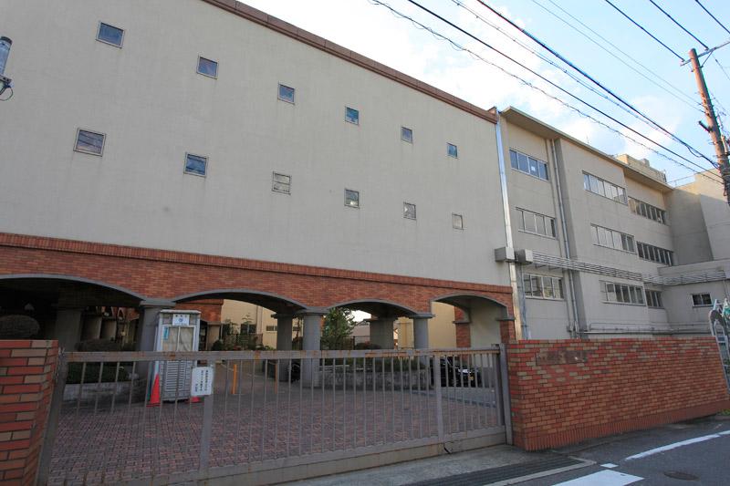Primary school. Takarazuka until elementary school 1280m