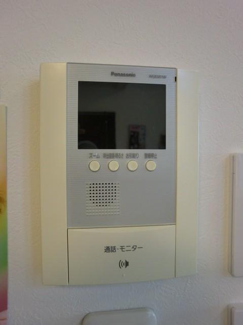 Other. 1 ・ There is a intercom with TV monitor on the second floor each!