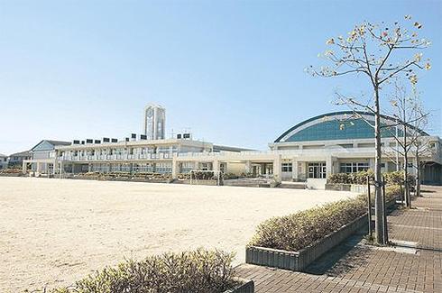 Primary school. Takarazuka Municipal Yamatedai ​​to elementary school 1200m