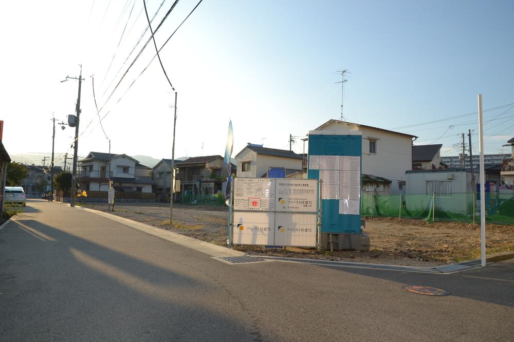 Local photos, including front road. Local (10 May 2013) Shooting It is a photograph from the east. 4 o'clock is the day.