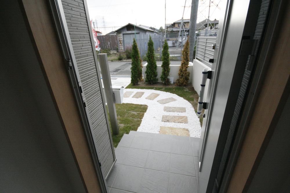 Entrance. Local (11 May 2013) Shooting.