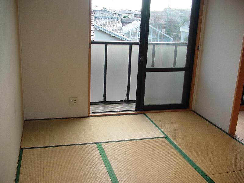 Other room space. ◎ Japanese-style room 6 tatami