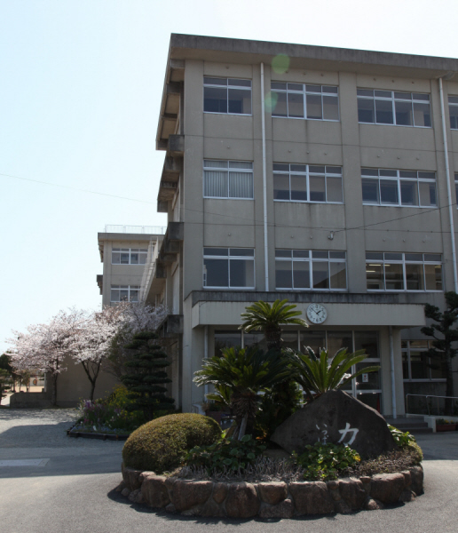 Primary school. Yoneda Nishi Elementary School until the (elementary school) 1133m