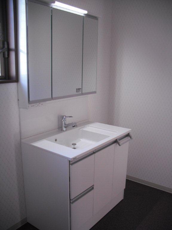 Wash basin, toilet. Not tenants Residential home Takasago Komedamachi YonedaShin Interior It is a high-grade