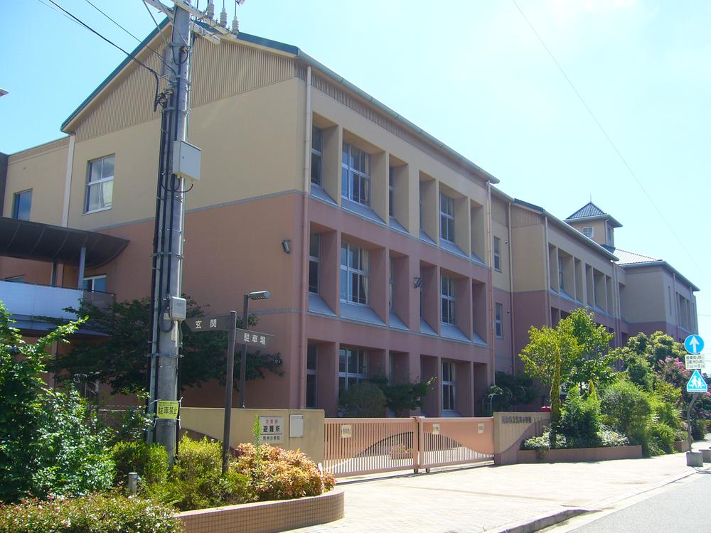 Primary school. 150m up to municipal Arai Elementary School