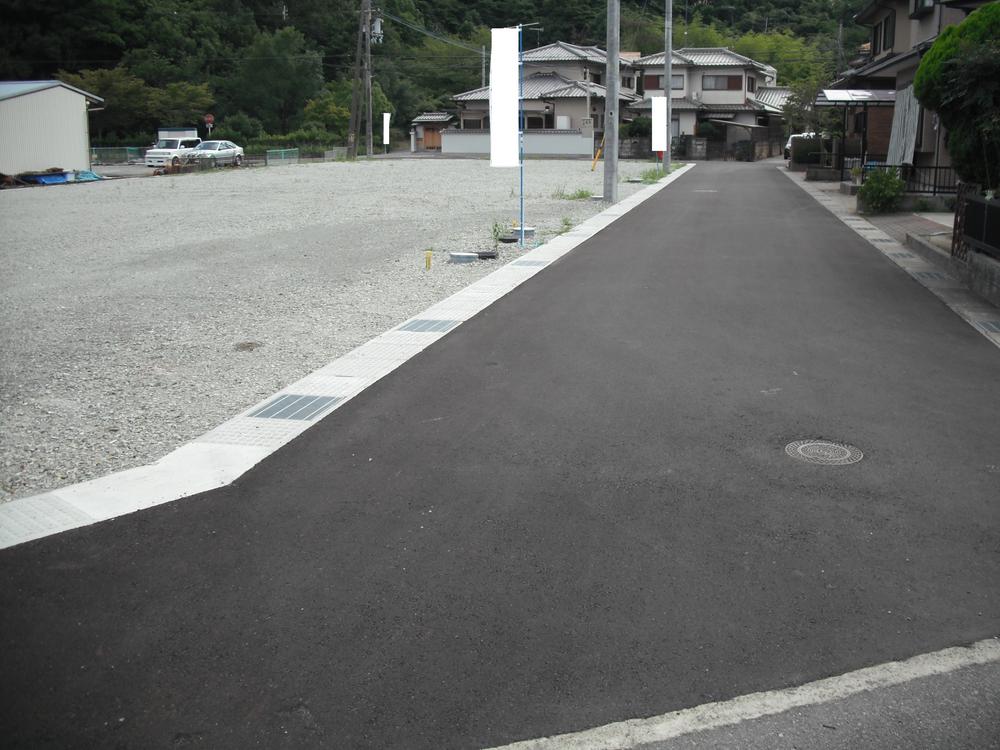 Local photos, including front road. No construction conditions land Takasago Sone-cho 7 compartment local