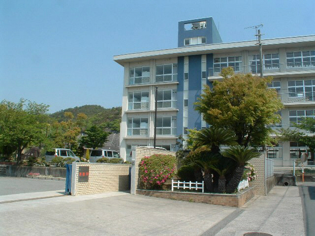 Junior high school. 803m to Kashima junior high school (junior high school)