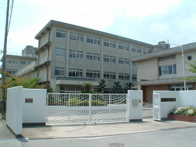 Primary school. 400m to Yoneda elementary school