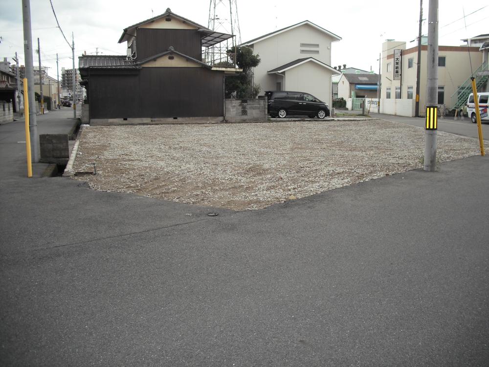 Local photos, including front road. No construction conditions Land Information Takasago Araichohinode cho All 10 compartments