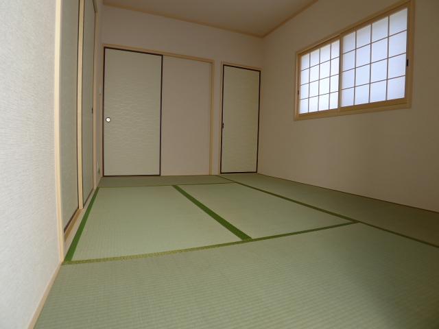 Same specifications photos (Other introspection). It is good to relax in the bright Japanese-style room! 