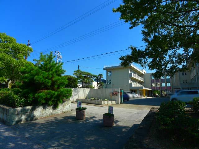 Primary school. Takasago 701m to stand Sone elementary school