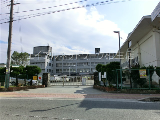 Primary school. Oyake up to elementary school (elementary school) 1276m