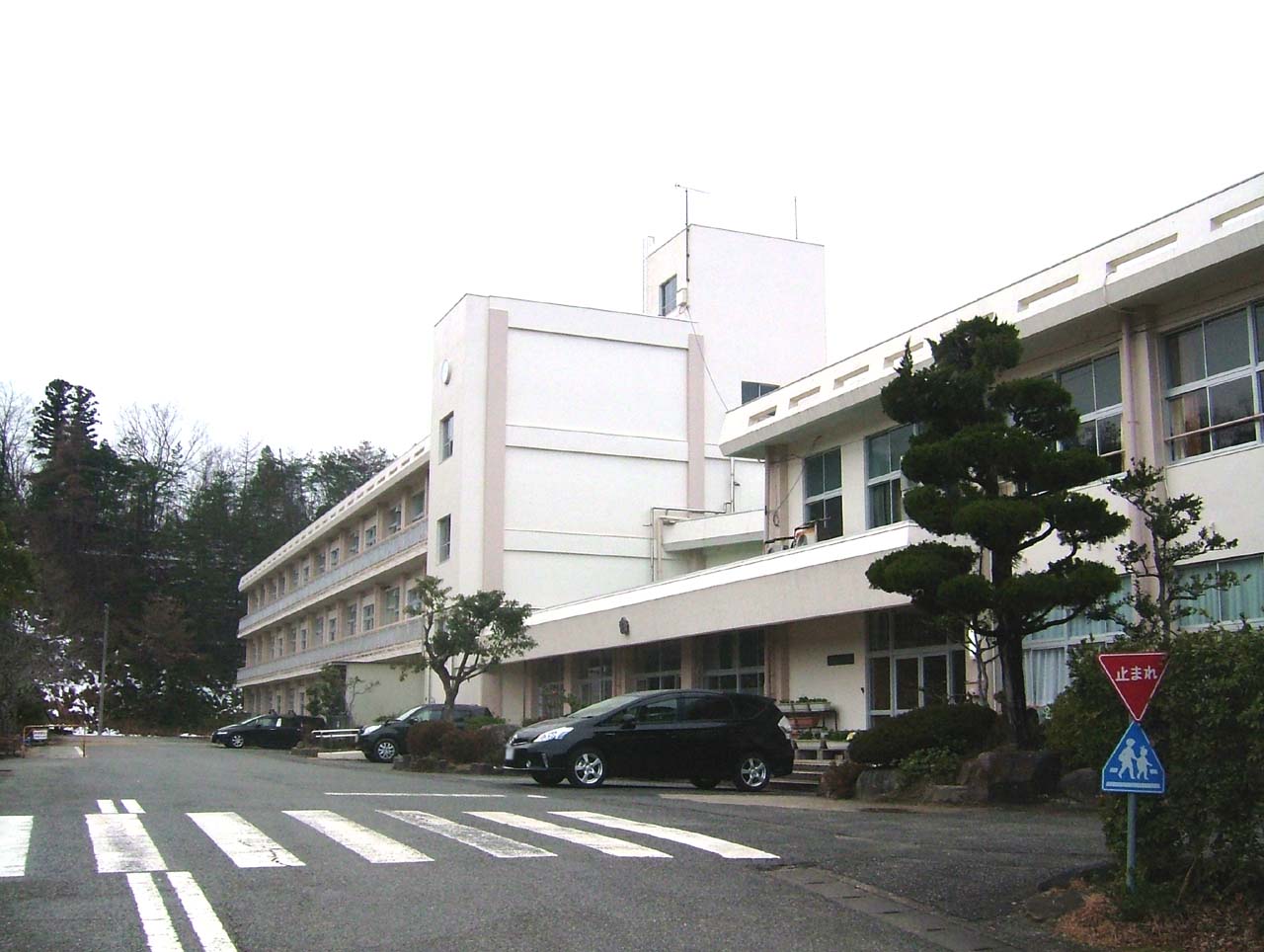 Primary school. Toyooka City Gosho to elementary school (elementary school) 1616m