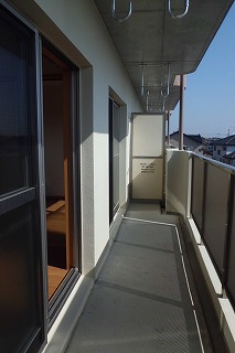 Balcony. Good per sun