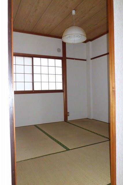 Other room space. Convenient Japanese-style room