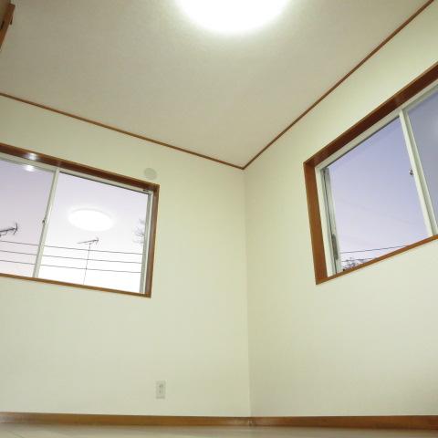 Non-living room. The second floor north side Western-style. Please on the south side Western-style similar to children's room. It is your room you want if your child is larger