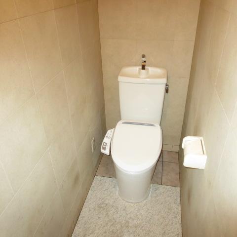 Toilet. Toilet is a toilet replaced.. I'm glad to those who Washlet there is no apartment house