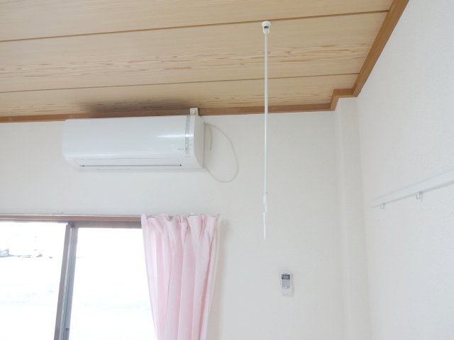 Other Equipment. Air conditioning ・ illumination ・ curtain ・ Picture rails