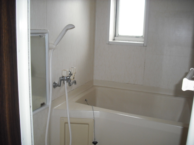 Bath. Add-fired function ・ With small window