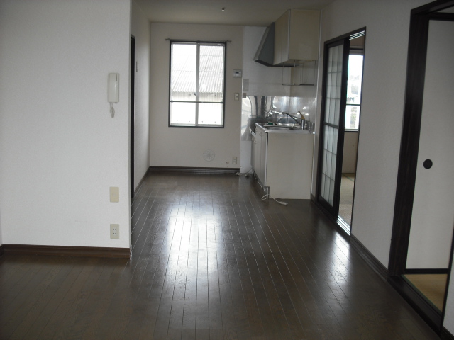 Kitchen. With happy small window