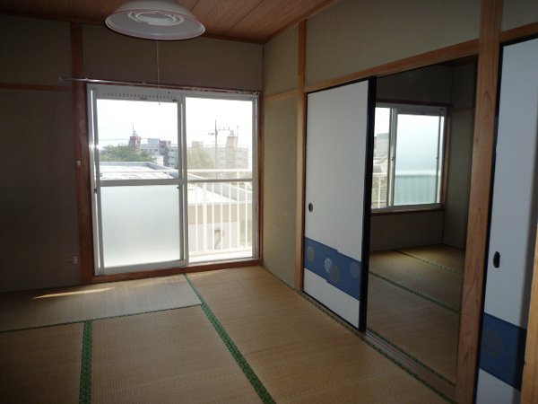 Other room space. Between Japanese-style room 2