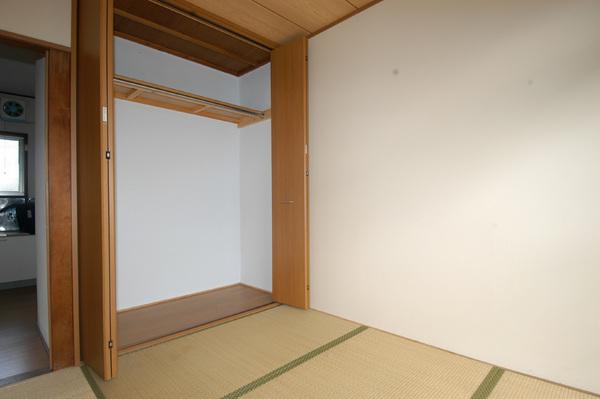 Receipt. Storage of Japanese-style room 4.5 quires