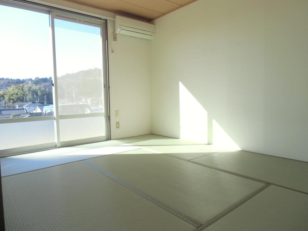 Other room space. 6 Pledge Japanese-style room