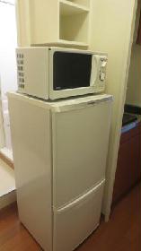 Kitchen. microwave, refrigerator