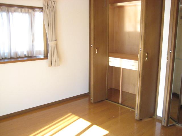 Non-living room. The second floor is equipped with two all rooms closet!