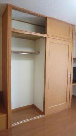 Receipt. Closet with partition ・ Also can be stored top